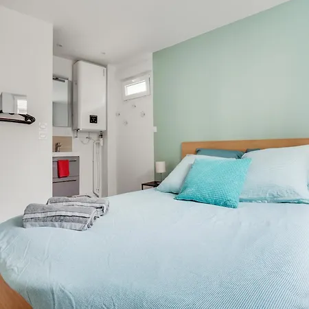 Apartment 2 Pieces Equipe Avec Wifi Proche Paris - R7 Montreuil (Seine-Saint-Denis)